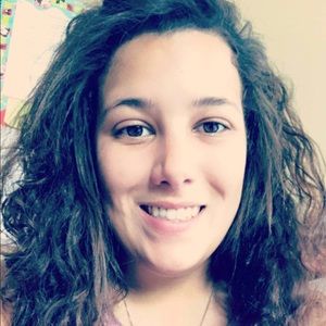 Meet your Posher, Olivia